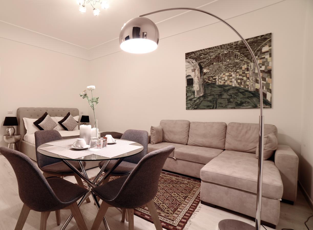 Apartament z łóżkiem typu king-size i wanną z hydromasażem
